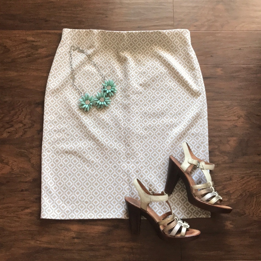 BEAUTIFUL SAND COLOR, GEOMETRIC PENCIL SKIRT